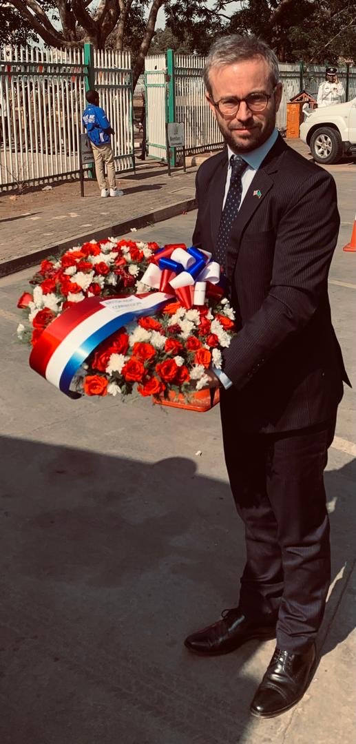 SimonNewtonJac1's tweet photo. It was an honour to take part in Zambia’s 61st Independence Day Wreath Laying Ceremony. A moment to reflect on the nation’s journey and celebrate its achievements. The UK remains a proud partner as Zambia continues to build a bright and prosperous future. #zambiaat61 https://t.co/rN4GwoXgPP