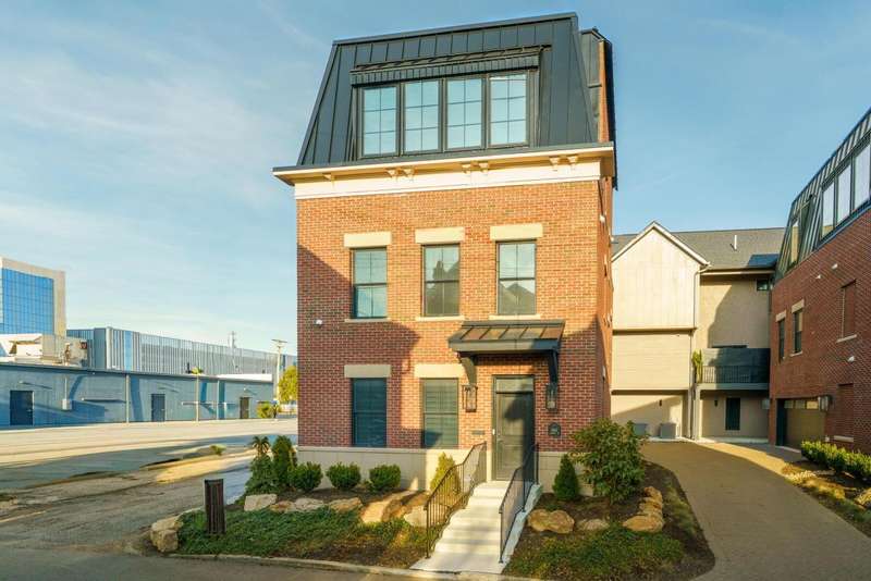 LeadingRE tweet media