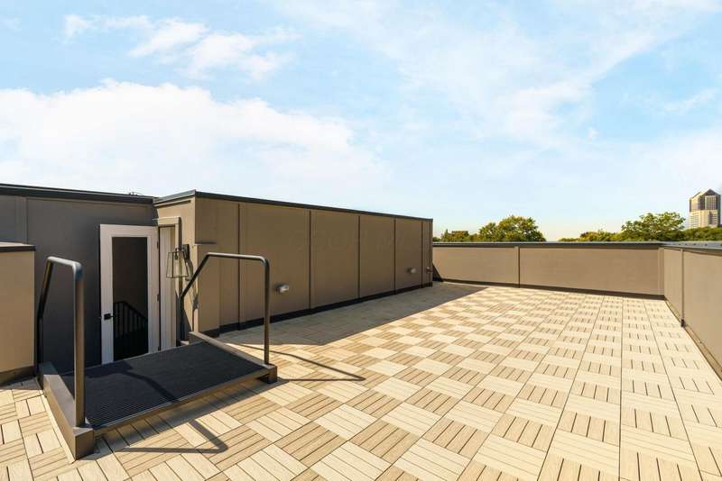 LeadingRE tweet media