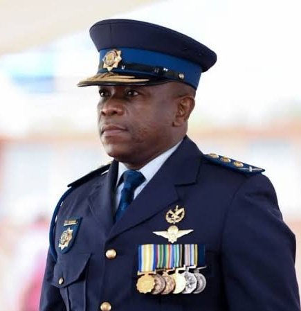 TheTruthPanther's tweet image. Calls for General Nhlanhla Mkhwanazi to be appointed National Police Commissioner are intensifying.  
KwaZulu-Natal Premier Thamsanqa Ntuli recently hailed and noted the Provincial police commissioner Lt-Gen Nhlanhla Mkhwanazi’s operational excellence and vowed to recommend his…