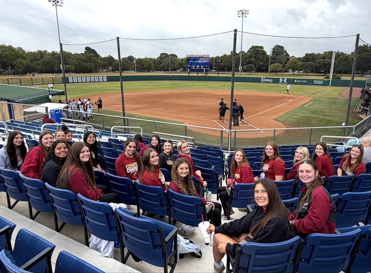 Perfect day to catch some college fall ball action between <a href="/TWUSoftball/">TWU Softball</a> &amp; <a href="/UTAMavsSB/">UTA Softball</a> for field trip FriYAY!🥎👏🏼 <a href="/Chargers_CHS/">⚡️Keller Central Athletics⚡️</a> <a href="/KISDAthletics/">Keller ISD Athletics</a> #BTM