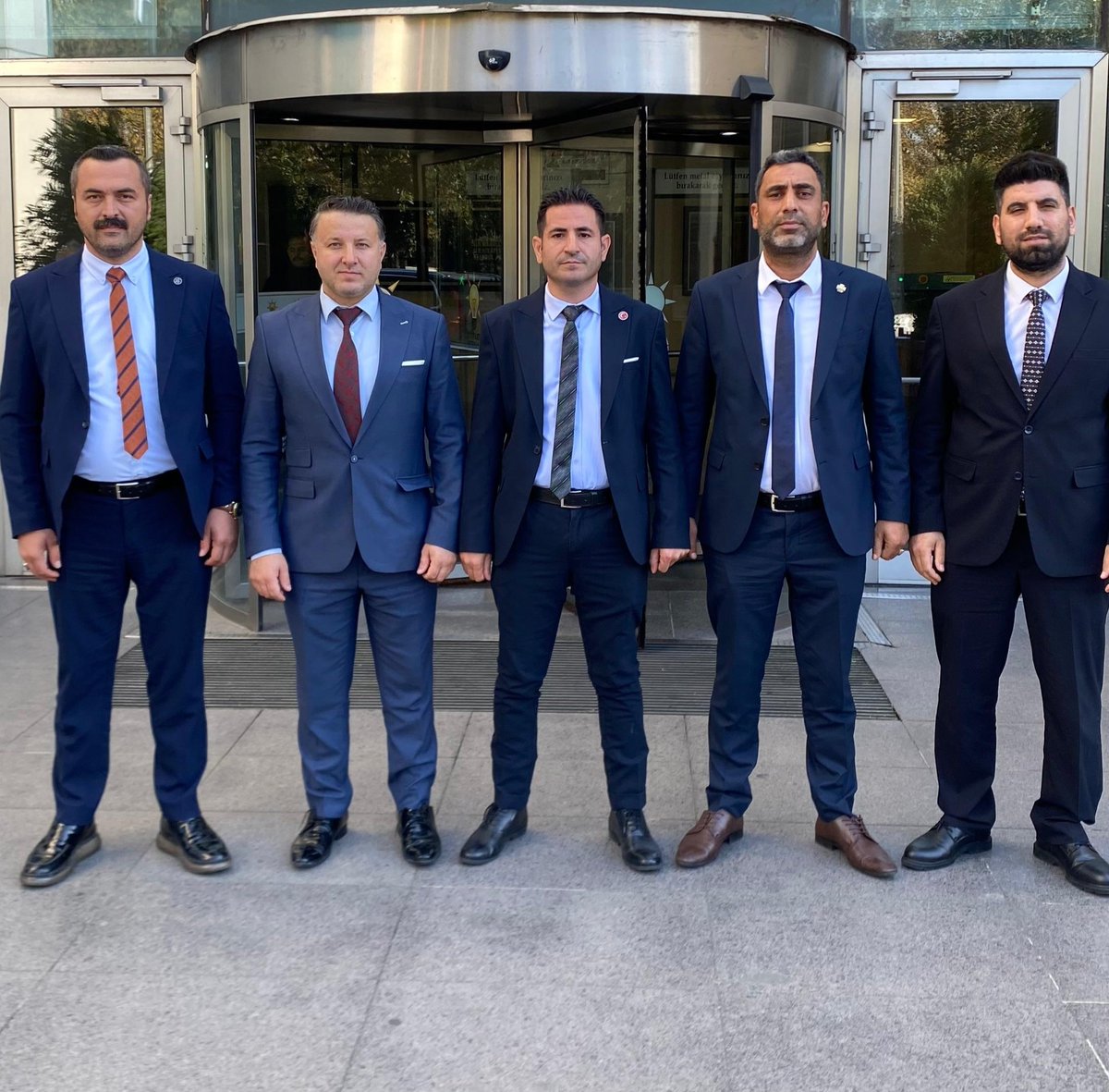 Güçlü ve mücadeleci kadromuzla, mücadelemizi adım adım ileri taşıyoruz!
Sendikamız olarak yılmayacağız, yıkılmayacağız!
Sorunlar çözülene kadar bu mücadele kararlılıkla sürecek! 💪

#YhsİçinAdalet
#YardımcıHizmetlerSınıfı 

<a href="/RTErdogan/">Recep Tayyip Erdoğan</a> <a href="/hasandogan/">Hasan Doğan</a>
<a href="/eczozgurozel/">Özgür Özel</a> <a href="/csgbakanligi/">T.C. Çalışma ve Sosyal Güvenlik Bakanlığı</a>