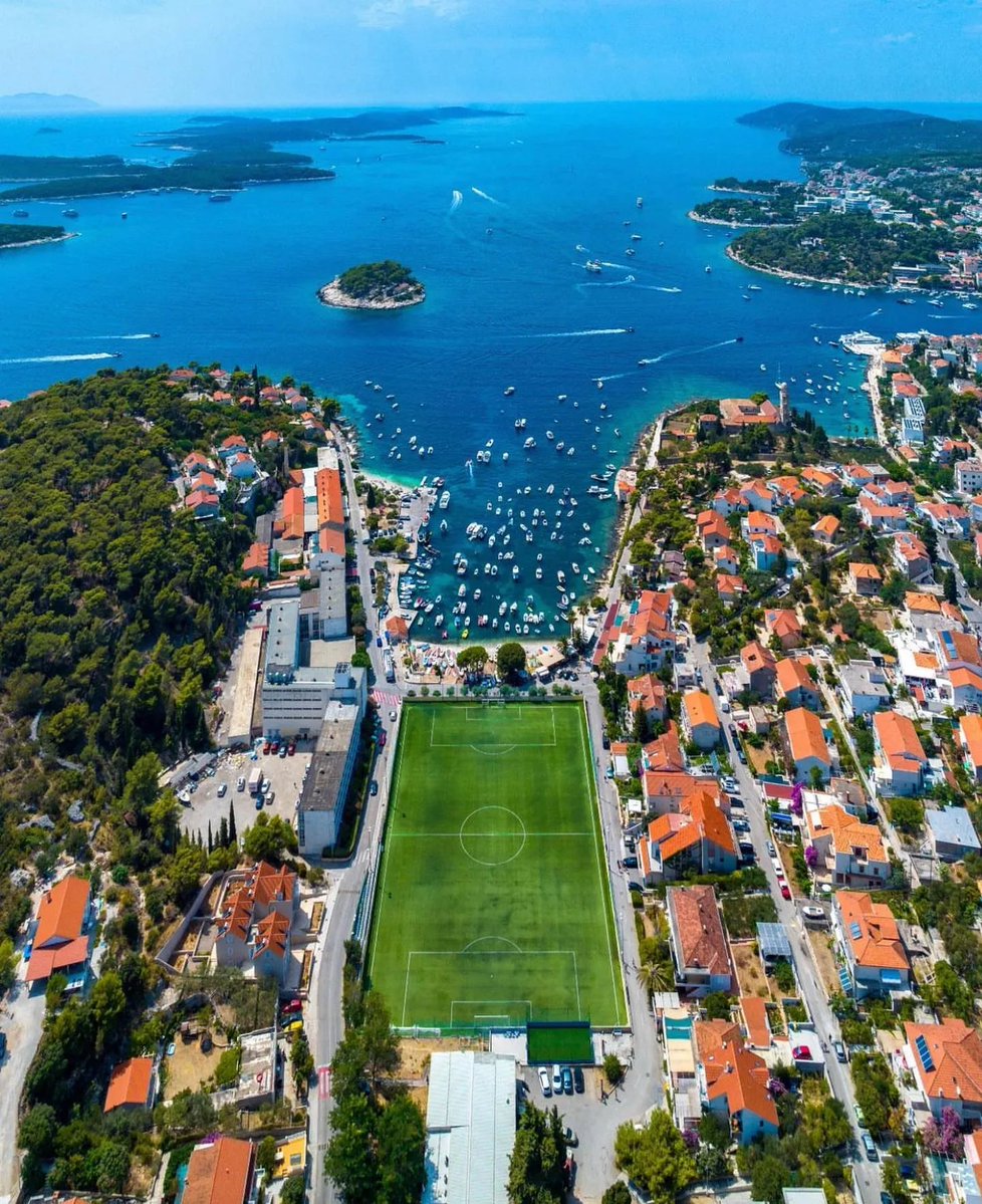 The Sweeper (@sweeperpod) on Twitter photo ๐ญ๐ท๐๏ธ The Hvarska Liga, the eighth-tier league for the Croatian island of Hvar, gets its 2025/26 season under way today - with nine teams involved.
Located south of split & 6km from the mainland at its closest point, the island is home to about 10,700 people & some very beautiful ๐ญ๐ท๐๏ธ The Hvarska Liga, the eighth-tier league for the Croatian island of Hvar, gets its 2025/26 season under way today - with nine teams involved.
Located south of split & 6km from the mainland at its closest point, the island is home to about 10,700 people & some very beautiful