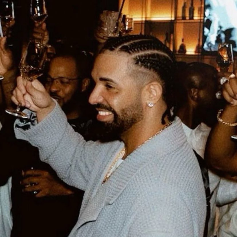 HipHopAllDayy's tweet image. RAP FACT: Drake's 'Take Care' is now the ONLY rap album to release in the last 20 years to be certified diamond 🔥💎
It is the first since Eminem's 'Curtain Call' in 2005.