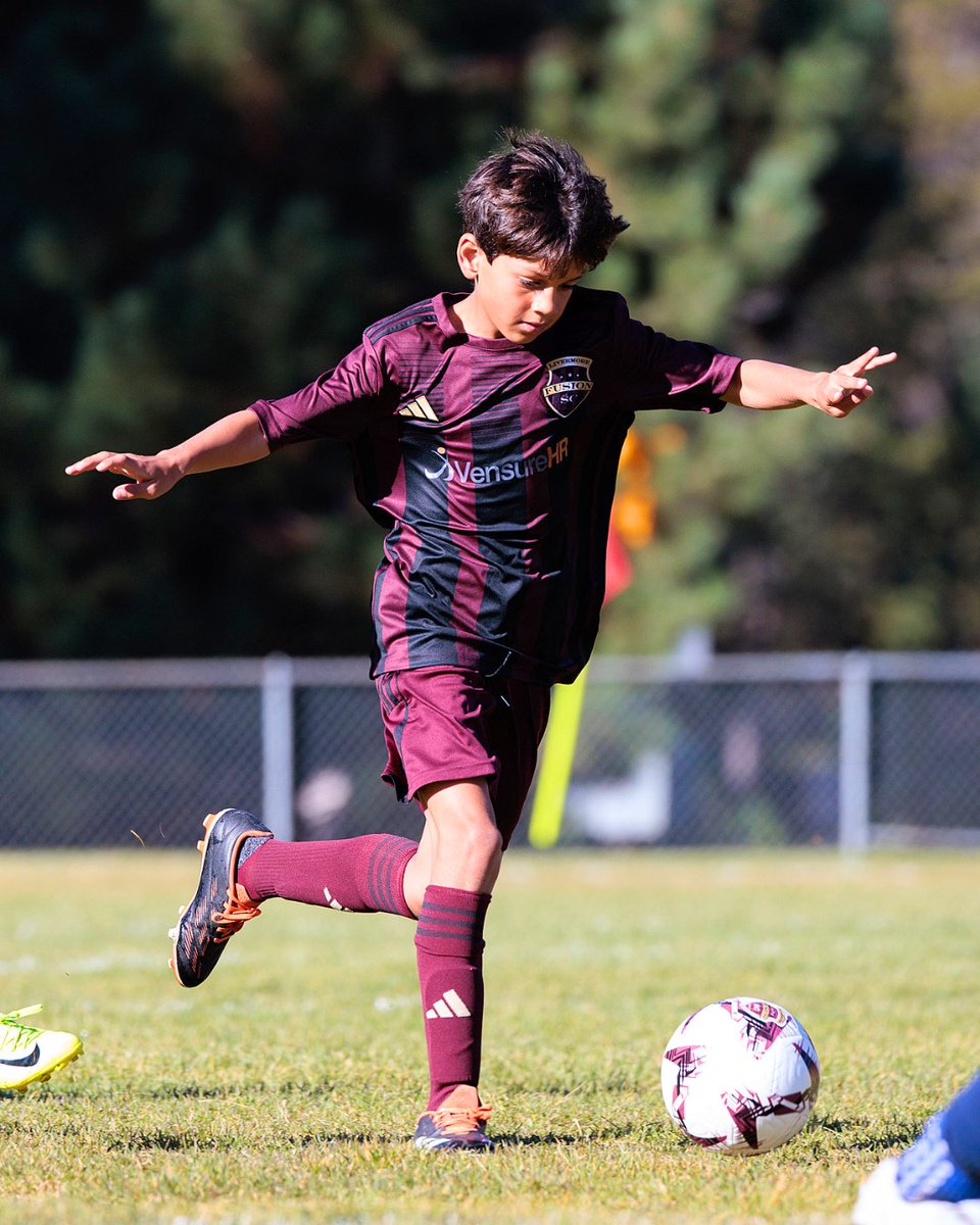 FusionSC's tweet image. Gearing up for the weekend with our Fusion players! 🏋️ TGIF!! #SoccerActionShots #PowerofFusion #PowerofFusion