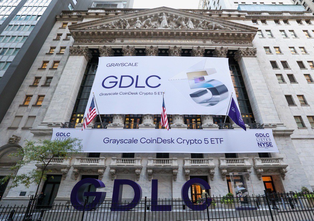 RippleXity's tweet image. 🚨 JUST IN: Grayscale has launched its new $GDLC ETF on the NYSE — a first-of-its-kind multi-asset crypto fund in the U.S. that notably includes $XRP among its top constituents.