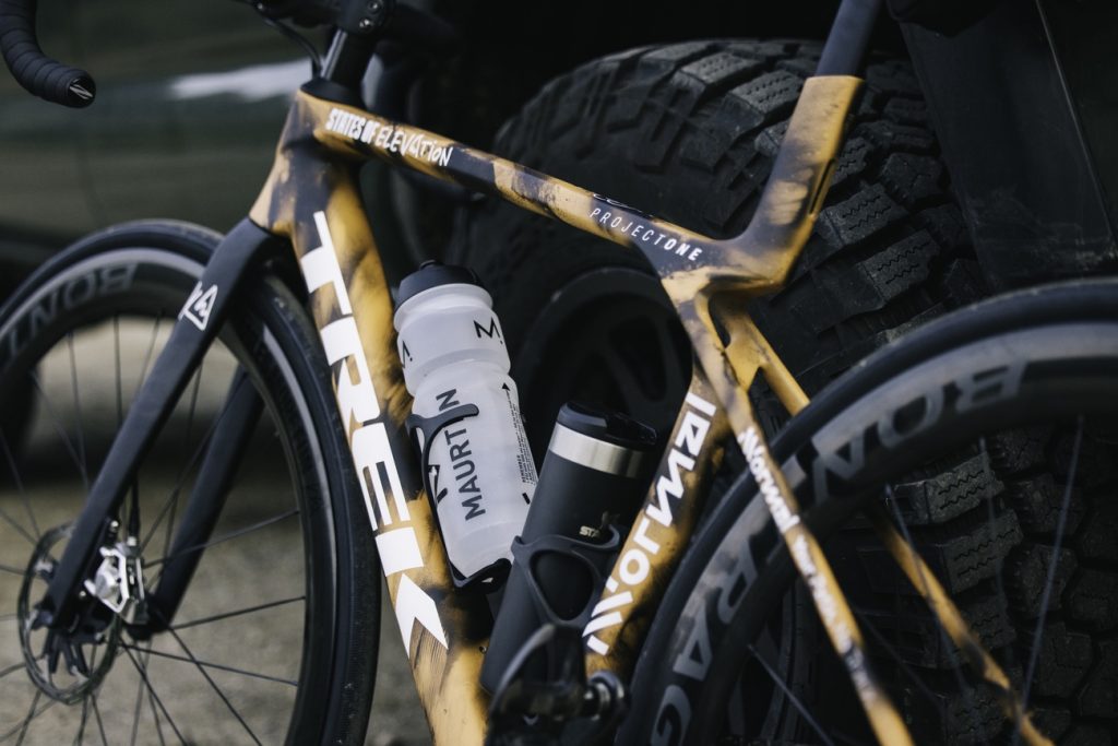 Kilian Jornet sortea su bicicleta del reto States of Elevation y material NNormal: esmtb.com/kilian-jornet-…