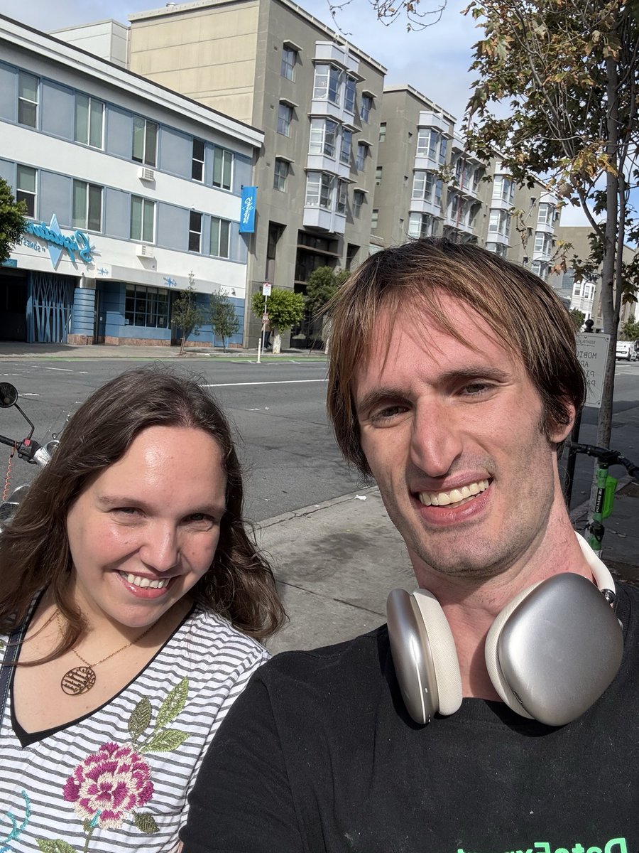 EcZachly's tweet image. Cooking up some very exciting startup idea with the ex head of data at Google DeepMind!