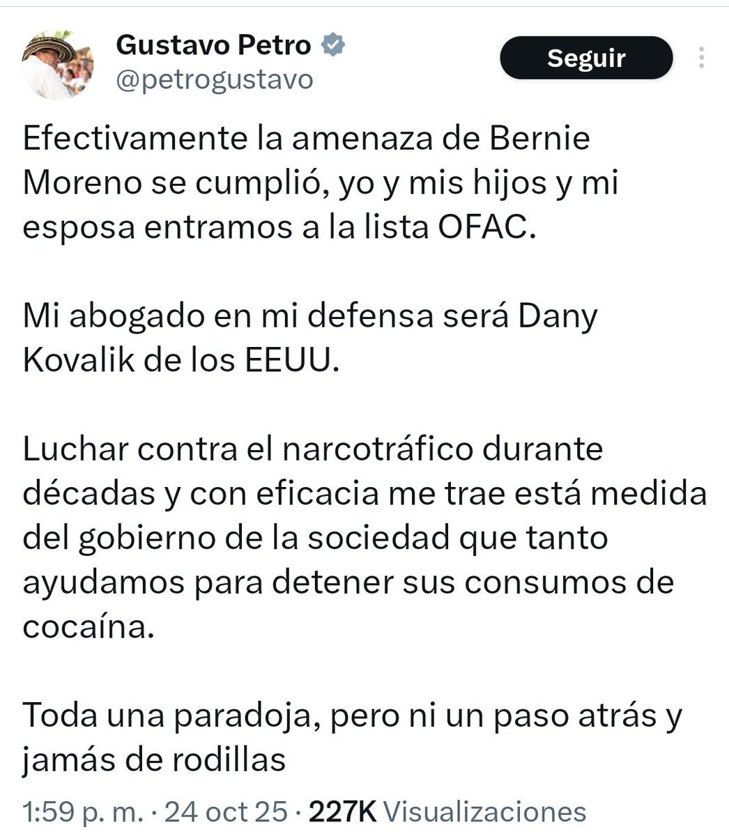 Adriana Martinez (@adrianaveterin) on Twitter photo "Yo y mis hijos y mi hijos y mi esposa". El burro por delante. "Yo y mis hijos y mi hijos y mi esposa". El burro por delante.