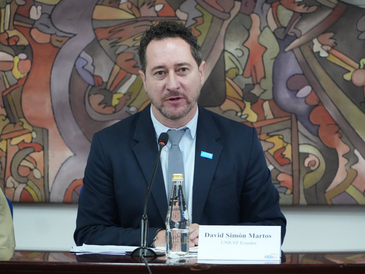 unicefecuador's tweet photo. 📌En la 4ta edición del Foro “Los primeros 1.000 días: agua para prevenir la desnutrición crónica infantil”, el Representante Adjunto de @unicefecuador, David Simón, participó en el diálogo “¿Cómo vamos con la Desnutrición Crónica Infantil en el Ecuador?"

✅Destacó que asegurar agua segura, salud y nutrición de calidad desde la primera infancia es clave para que cada niño y niña alcance su máximo potencial.💙