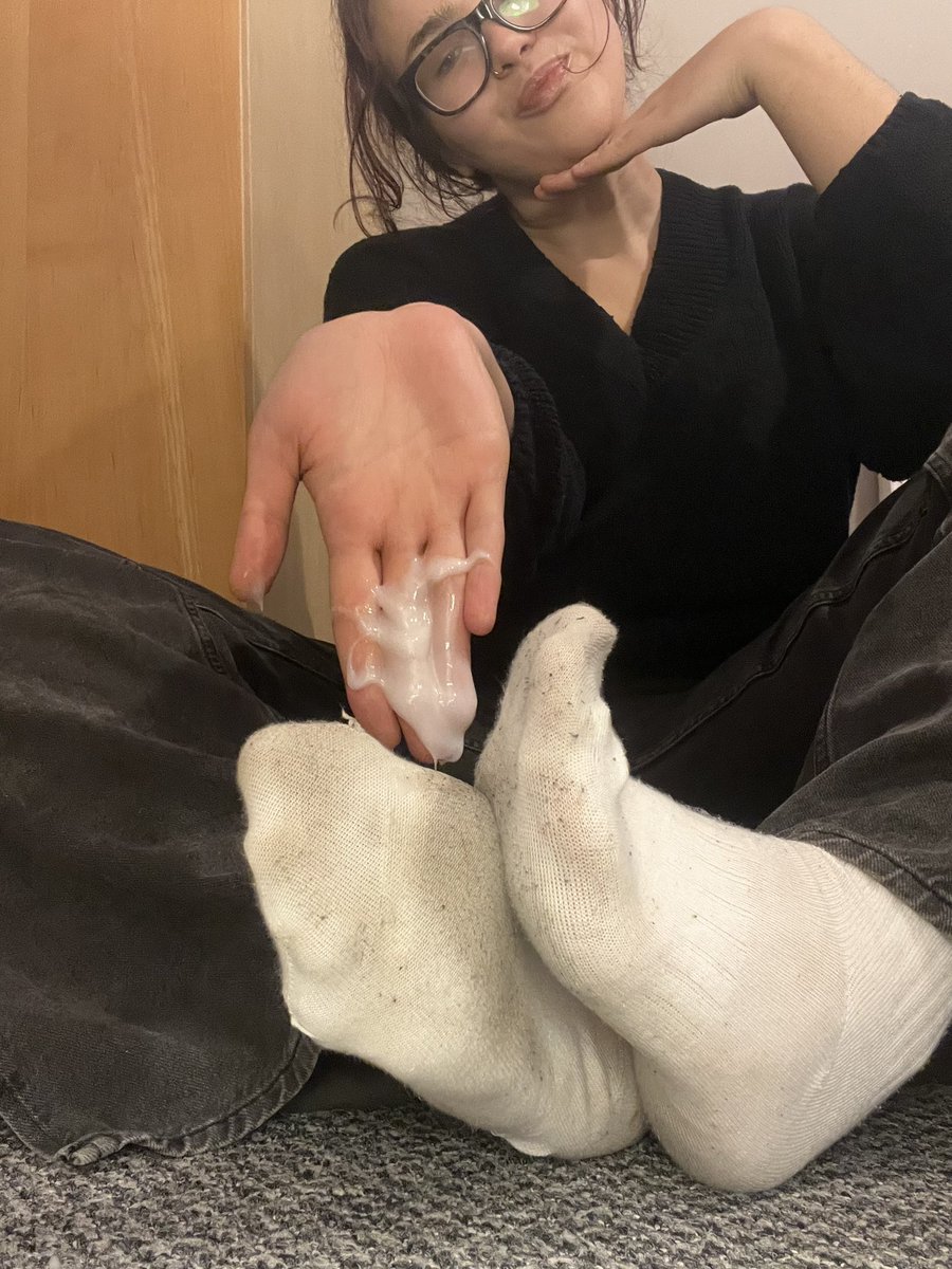 Giantess Astrid | Findom tweet media