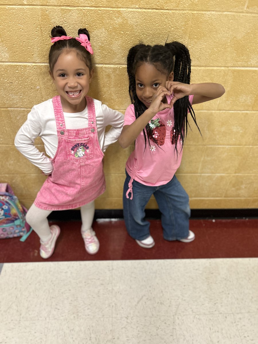 ConderStars's tweet photo. 💗 Pink Out Day! 💗
Our school came together in a sea of pink to honor Breast Cancer Awareness — supporting survivors, remembering those we’ve lost, and standing with those still fighting. 🎀 #PinkOutDay #BreastCancerAwareness #togetherwefight 
@RichlandTwo https://t.co/KnMKHezTJ9