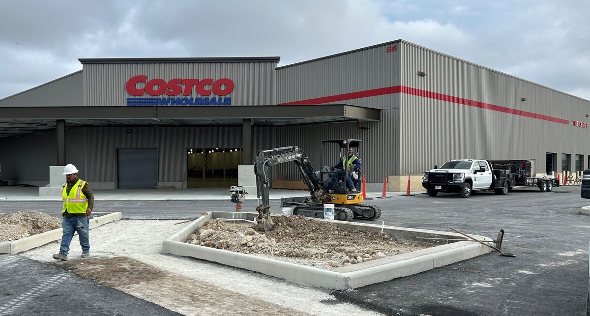 RobCon_Co's tweet image. 🎉 Shoutout to Utz Environmental Services, our Sub of the Month at Costco Liberty Hill!

Clean site, safe crew, smart coordination. Landscaping never looked so good 🌿💪

#SubcontractorOfTheMonth #TeamRobcon #UtzEnvironmental #CostcoLibertyHill #TexasConstruction
