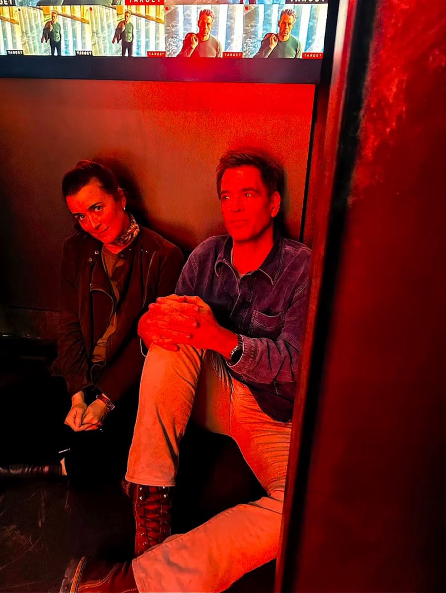 madsxtiva's tweet image. looking like two kids sent to sit in the corner
#tonyandziva