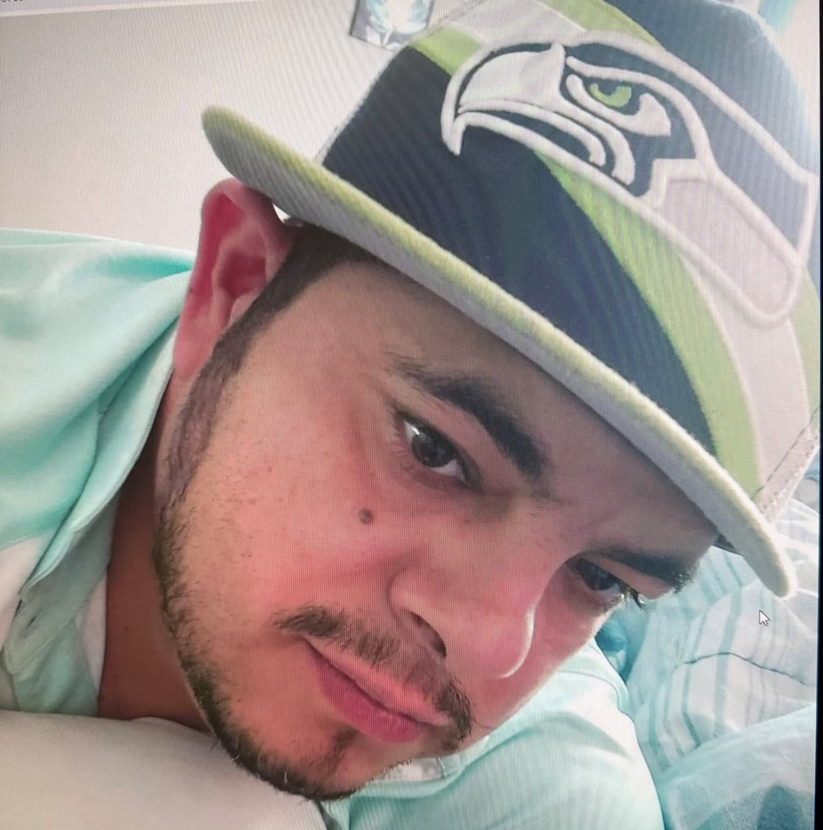 David Rose (@davidrosefox13) on Twitter photo Renton Police are asking for you help to find this accused child molester.  Detectives say 40-year-old Juvenal Esquivel Cabrera "Walks with a 'waddle' and usually wears crocs and a hat."  Please call 911 or 1-800-222-TIPS immediately if you see him. Renton Police are asking for you help to find this accused child molester.  Detectives say 40-year-old Juvenal Esquivel Cabrera "Walks with a 'waddle' and usually wears crocs and a hat."  Please call 911 or 1-800-222-TIPS immediately if you see him.