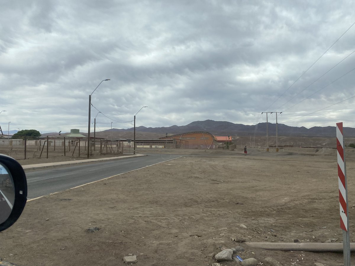 A veces quisiera hacer un hoyo y enterrarme, otras veces disfrutar la vida…
Pero aquí estoy trabajando a la xuxa del mundo…