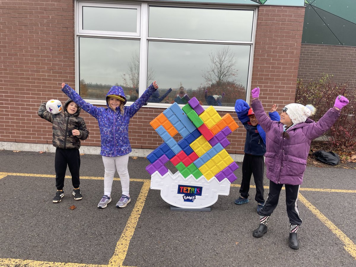 ms_CCarroll's tweet photo. Outdoor learning is the best no matter the weather! #Takemeoutsideweek #ocsb https://t.co/BuXjvwqkrm