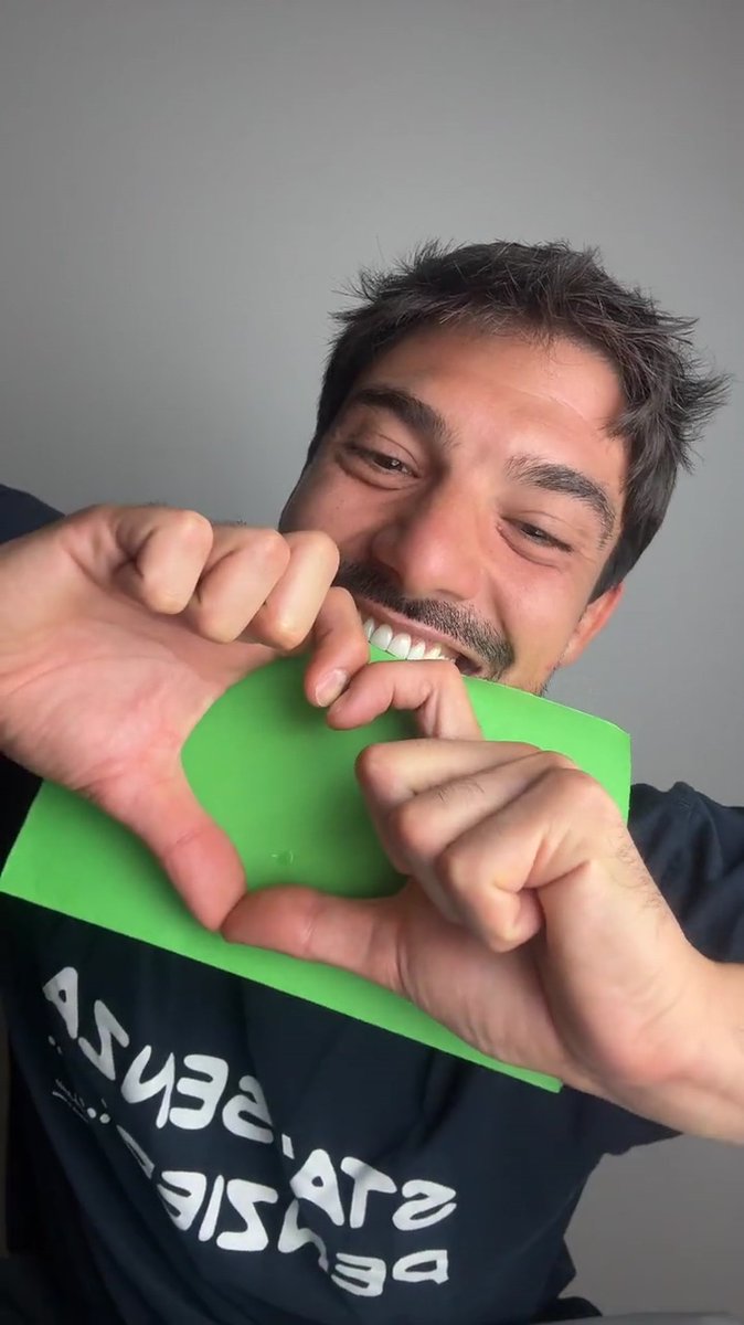 vanessamarotto1's tweet photo. Troppo simpatico 💚💚 #shailenzo https://t.co/5oyO34sQRt
