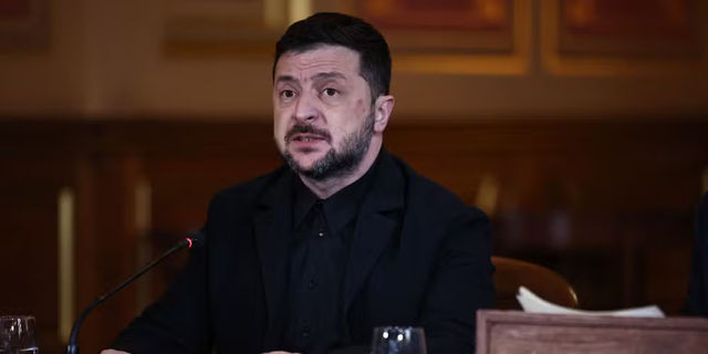intl_source's tweet image. #Ukraine #EasternEurope #Geopolitics
Ukrainian President Zelensky reaffirms that only Russia's withdrawal can bring lasting peace, as the war enters its thirteenth year with growing global scrutiny.
intlsource.net/en/public/arti…