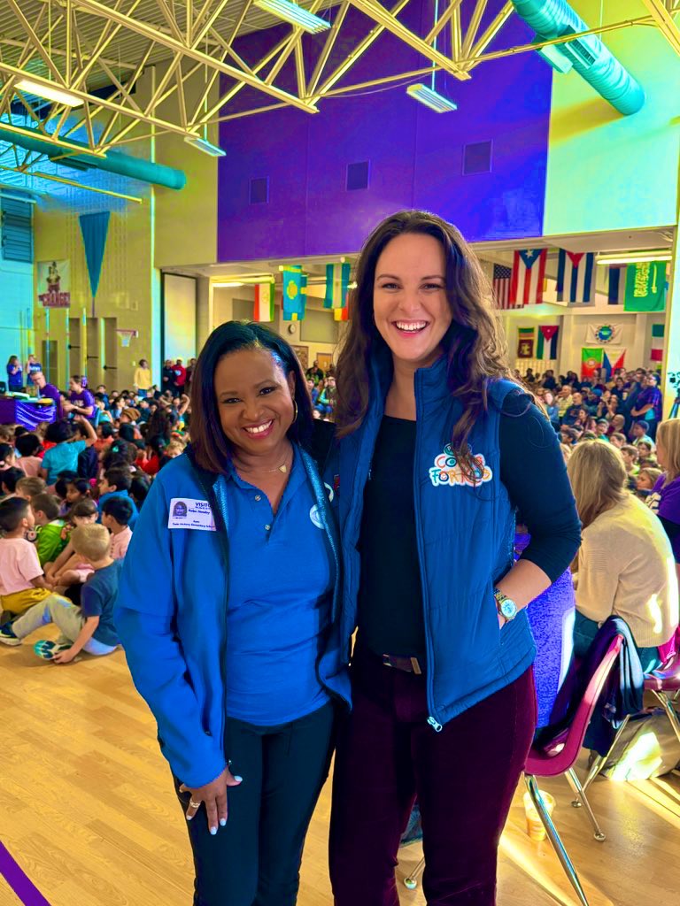 RebaCBS6's tweet photo. “Coats For Kids” kicked off today at Twin Hickory Elementary. Students collected hundreds of coats. Your turn—-donate and drop off your coats at any @puritancleaners locations. Making sure RVA stays warm this winter ❄️❤️ https://t.co/SYXfpGoUU1