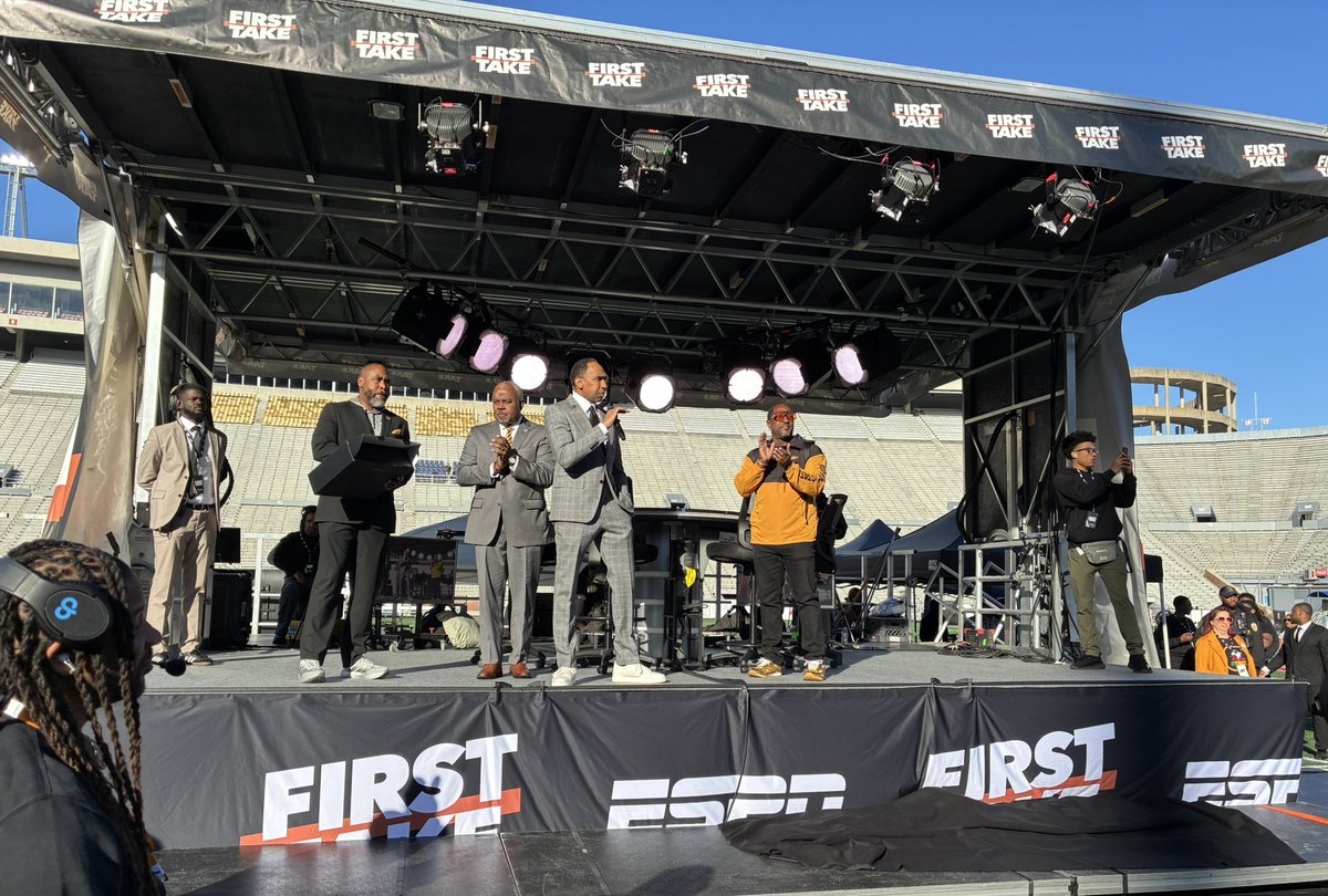 BhamPolice's tweet photo. Birmingham was shining bright as Stephen A. Smith, Cam Newton, and Ryan Clark brought the heat for one of the biggest weekends in HBCU football!
#Courage #Honor #Resilience #Compassion #Accountability
#ESPNFirstTake #MCC25 #ASU #AAMU #BirminghamProud https://t.co/K9UJz0uDvc