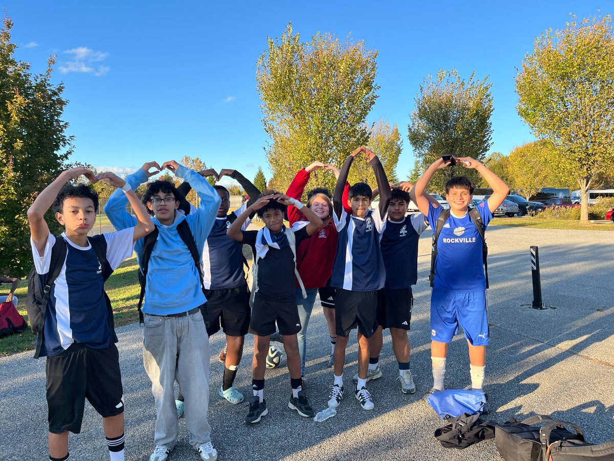 MoCoRec's tweet image. We&apos;re proud at #MoCoRec to celebrate #LightsOnAfterschool as afterschool programs provide youth with a safe and enriching environment to pursue their hobbies and passions! 

Learn more about Lights On Afterschool ➡️ afterschoolalliance.org/loa.cfm. #LightbulbChallenge #ThisIsAfterschool