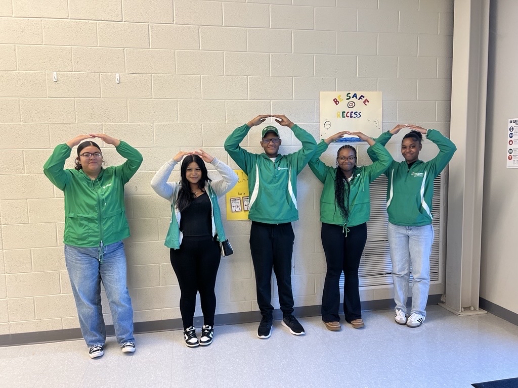 MoCoRec's tweet image. We&apos;re proud at #MoCoRec to celebrate #LightsOnAfterschool as afterschool programs provide youth with a safe and enriching environment to pursue their hobbies and passions! 

Learn more about Lights On Afterschool ➡️ afterschoolalliance.org/loa.cfm. #LightbulbChallenge #ThisIsAfterschool