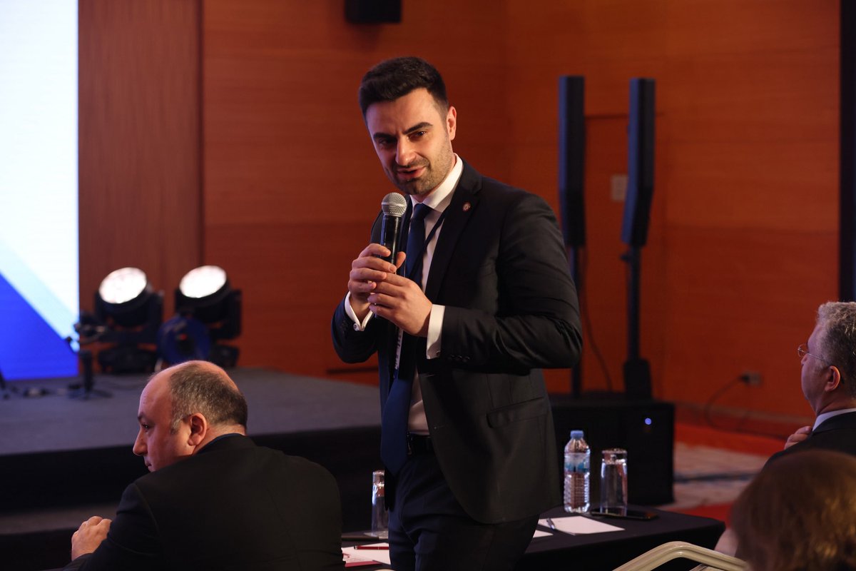 Alper_Alpay's tweet photo. 23 Ekim 2025 tarihinde Ankara’da gerçekleştirilen Türk Eczacıları Birliği Stratejik Vizyon ve Gelecek Perspektifi Çalıştayı’na katılarak odamız adına mesleğimizin geleceğine dair görüşlerimizi ve önerilerimizi dile getirdim. https://t.co/cVgTumcD7T