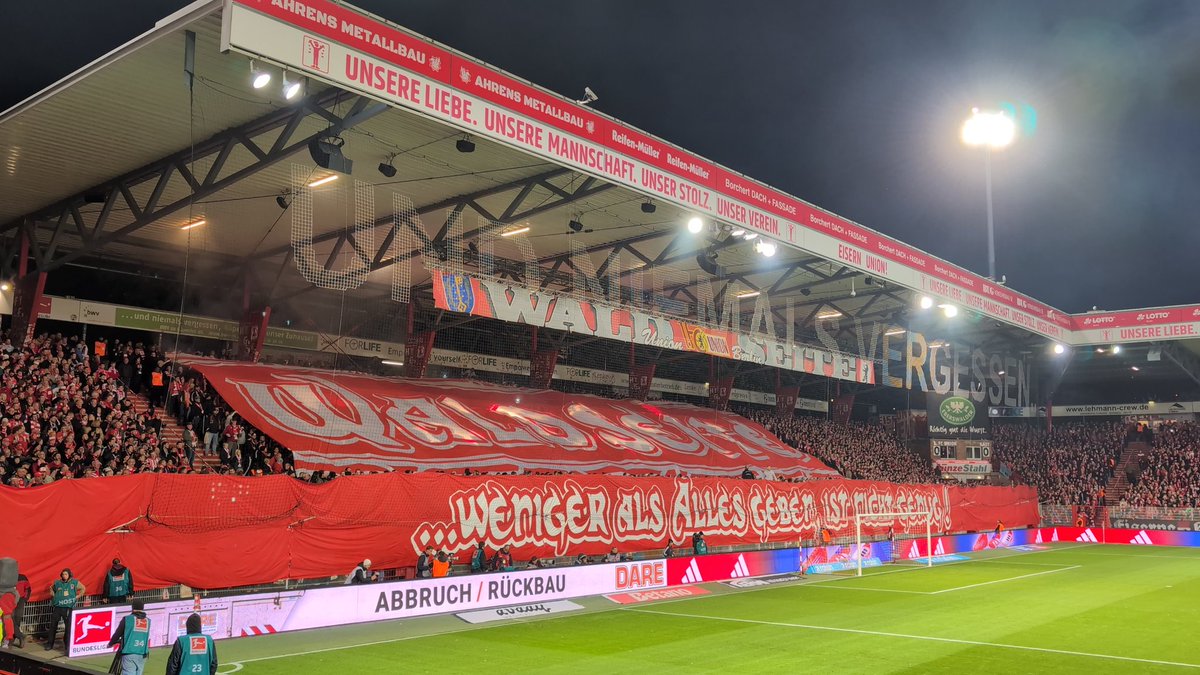 groundhoppers_'s tweet photo. Groundhopping in Germany🇩🇪
1.FC Union Berlin 3:1 Borussia Mönchengladbach
🏆1.Bundesliga
🗓️17/10/2025 
🏟️Stadion an der Alte Föresterei
🗣️22,012
#football #groundhopping #ultras  #unionberlin #berlin  #fcu   #bmg  #germany  #deutschland https://t.co/BooWXYm0YE