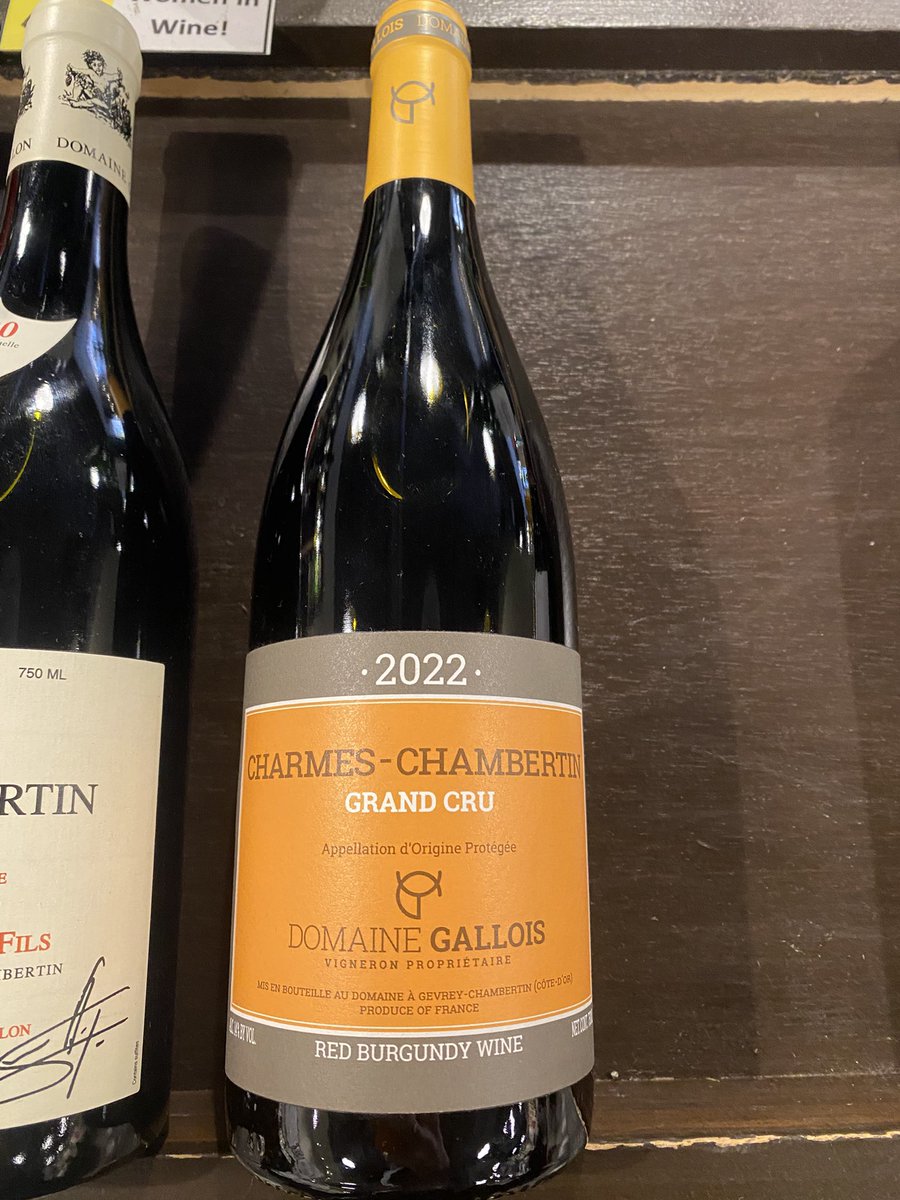 DIARY OF A WINE SHOP //
Pulling bottles, cracking into cases, and organizing the shop for tomorrow’s big tasting! Particularly stoked for that Charmes-Chambertin… if you’re around the west village, come by! 3pm-6pm #nyc #retail #wine