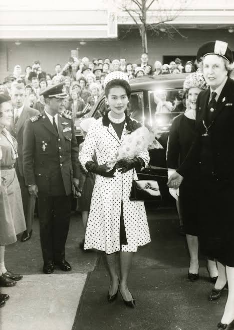 perico1980ss's tweet image. #พระพันปีหลวง แฟชั่นของท่านยังล้ำสมัยไม่ตกยุคใดๆ