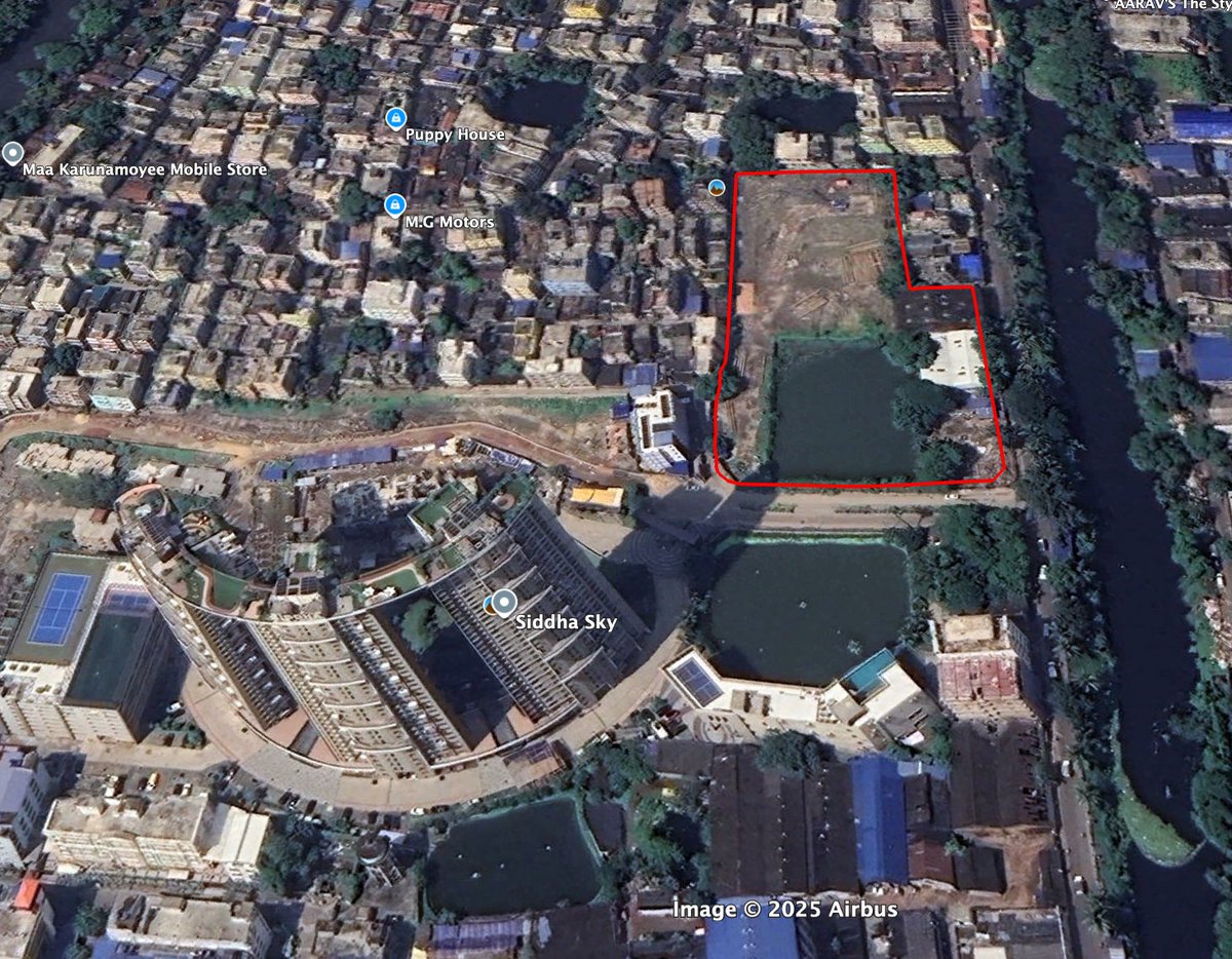 SaileshAgarwal7's tweet photo. Ambuja Neotia and Spring City Group are jointly developing Udyatt, a G+31 luxury residential tower with a G+1 multipurpose block comprising 94 flats, at 33A/3 Canal South Road, opposite the existing skyscraper Siddha Sky. The project is being constructed at a cost of ₹173 crore. https://t.co/LJm8jn3dab
