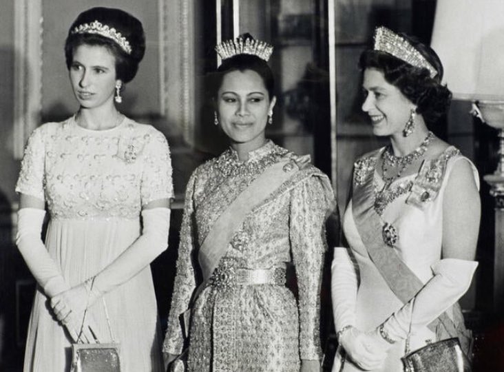 Aimee ๐ง๐ปโโ๏ธ (@aimee_daisies) on Twitter photo Remembering Her Majesty Queen Sirikit, The Queen Mother of Thailand who has sadly passed away today ๐๏ธ๐น๐ญ
12 August 1932 - 24 October 2025 Remembering Her Majesty Queen Sirikit, The Queen Mother of Thailand who has sadly passed away today ๐๏ธ๐น๐ญ
12 August 1932 - 24 October 2025