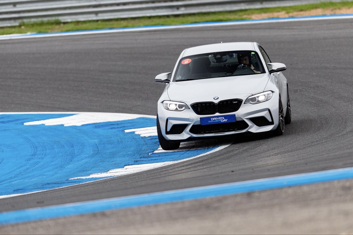 A few snaps from the track day. 

Already miss the feeling of pushing on track, can’t wait for the next one.