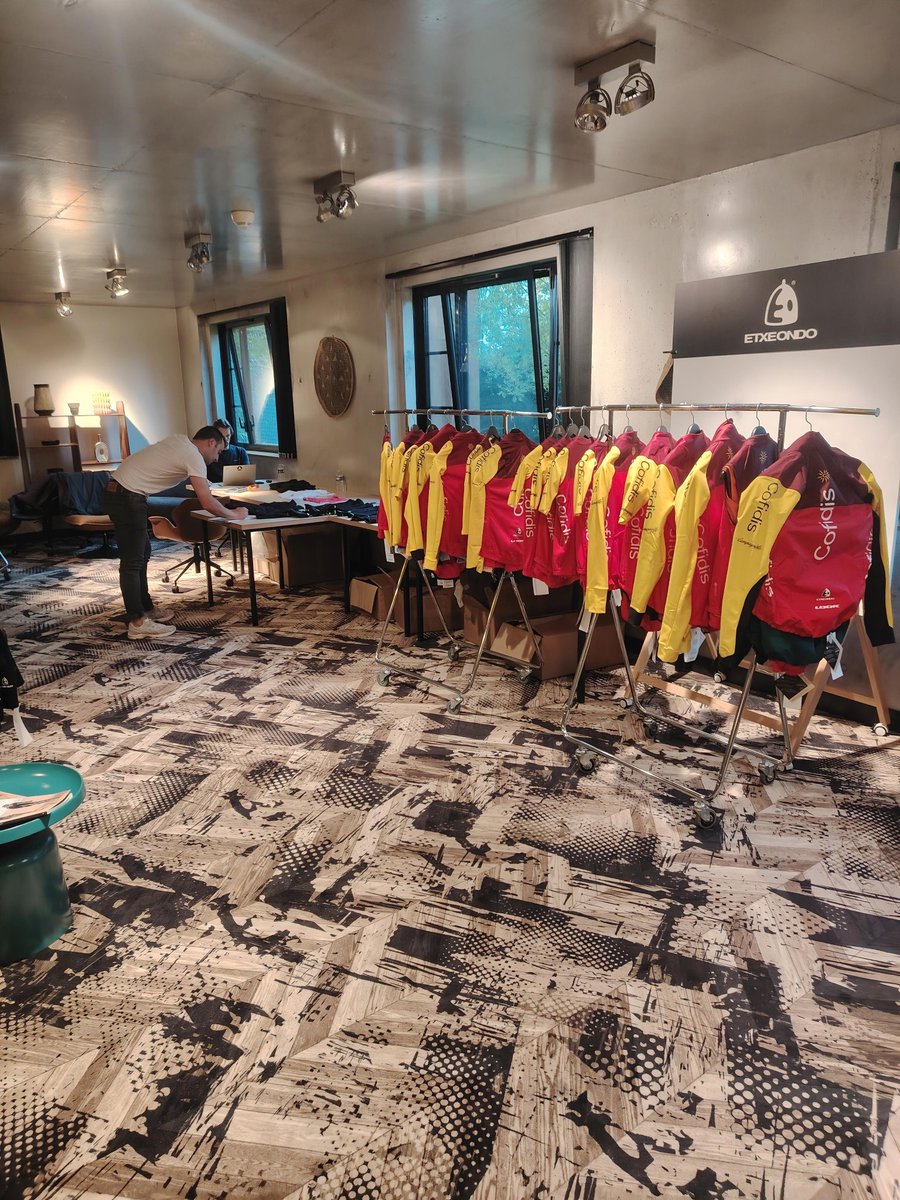 Lana ta pasioa uztartuz!! <a href="/etxeondo_/">Etxeondo</a>  <a href="/TeamCOFIDIS/">Team Cofidis</a>