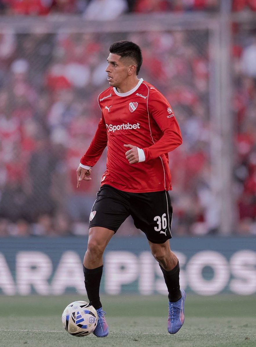 Las calles de Avellaneda no deben olvidarse nunca del rendimiento de Sebastian Valdez. 
Desde que llegó a Independiente todos los partidos los jugó arriba de 7 puntos.  

El jugador mas regular que tiene Independiente.