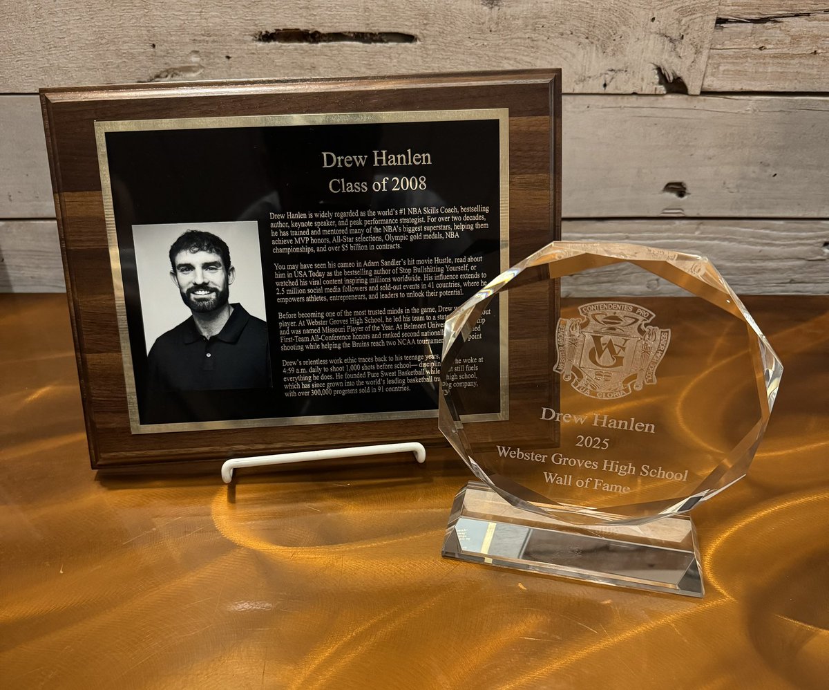 DrewHanlen's tweet image. Got inducted into my high school Wall of Fame today!