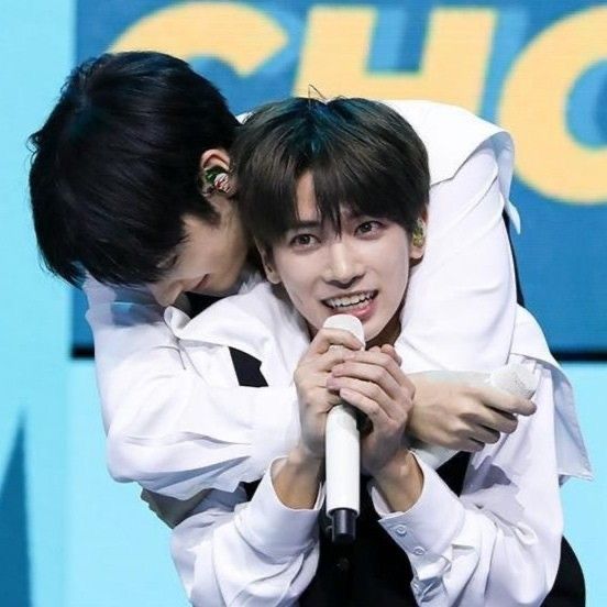 lia 🇲🇽 vio a txt (@killatyun) on Twitter photo Me molesta mucho cuando se la pasan recordando la vez que nadie de los chicos escogió a tyun en el juego ese y lo quieren hacer ver como si ninguno lo quisiera cuando fácil los 4 venderian su alma al diablo para que a taehyun siempre le vaya bien. en tubatu todo es recíproco 🖕🏻 Me molesta mucho cuando se la pasan recordando la vez que nadie de los chicos escogió a tyun en el juego ese y lo quieren hacer ver como si ninguno lo quisiera cuando fácil los 4 venderian su alma al diablo para que a taehyun siempre le vaya bien. en tubatu todo es recíproco 🖕🏻