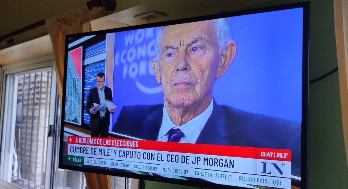 OsvaldoA2's tweet photo. @lanacionmas #DATAALATARDE . La serena claridad de @paulinor76 me lleva a pensar: quien QUIERA entender, que entienda. 😡 https://t.co/WjsKRaLHEL
