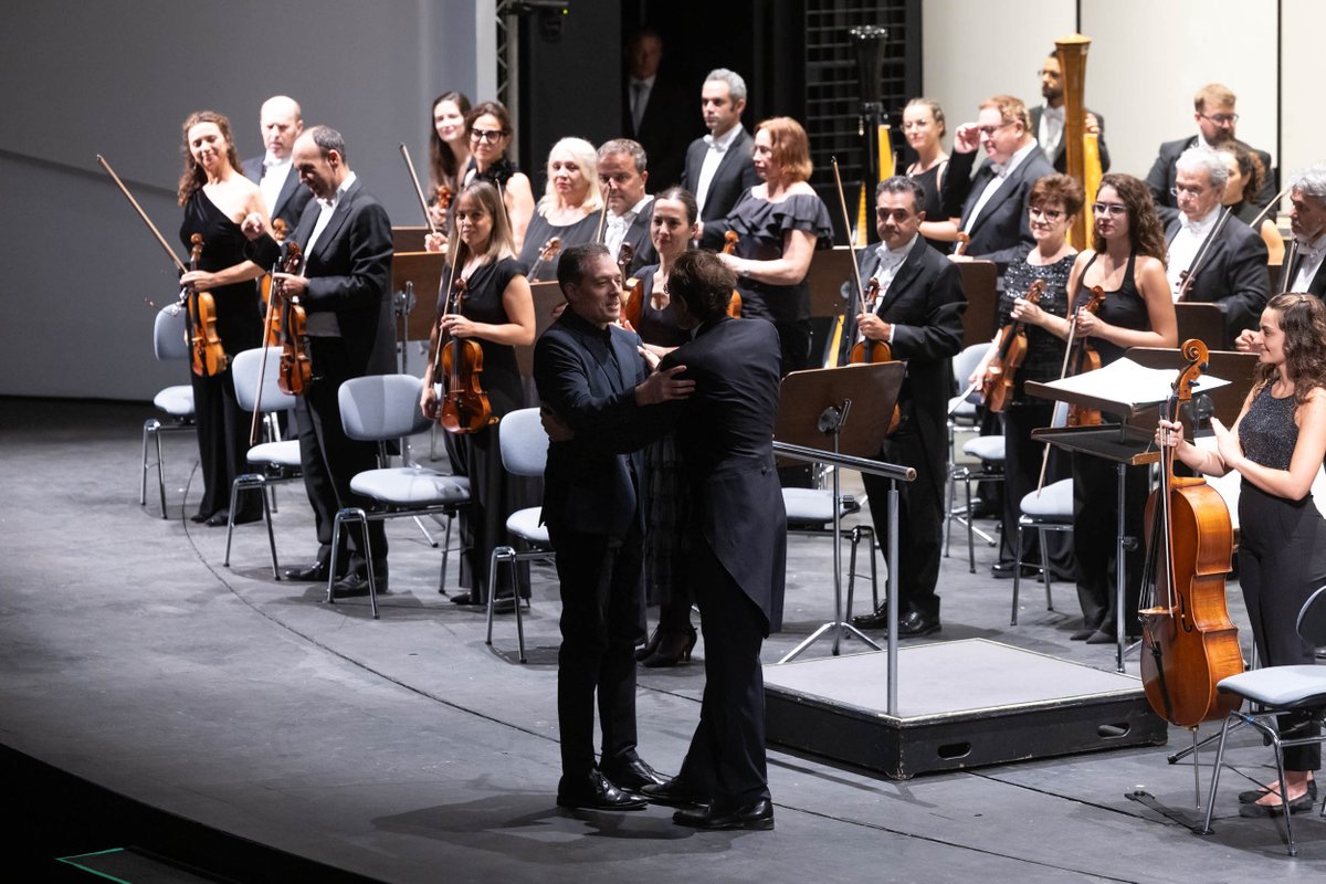 🌊 A4 | Hay experiencias musicales que se transforman en recuerdos imborrables.

Así vivimos esta noche un viaje entre naturaleza, revolución y tecnología, con <a href="/pgconductor/">Pablo González</a>  y obras de Debussy, Stravinski y <a href="/ferrancruixent/">Ferran Cruixent</a>.

💫 Gracias por el aplauso compartido.