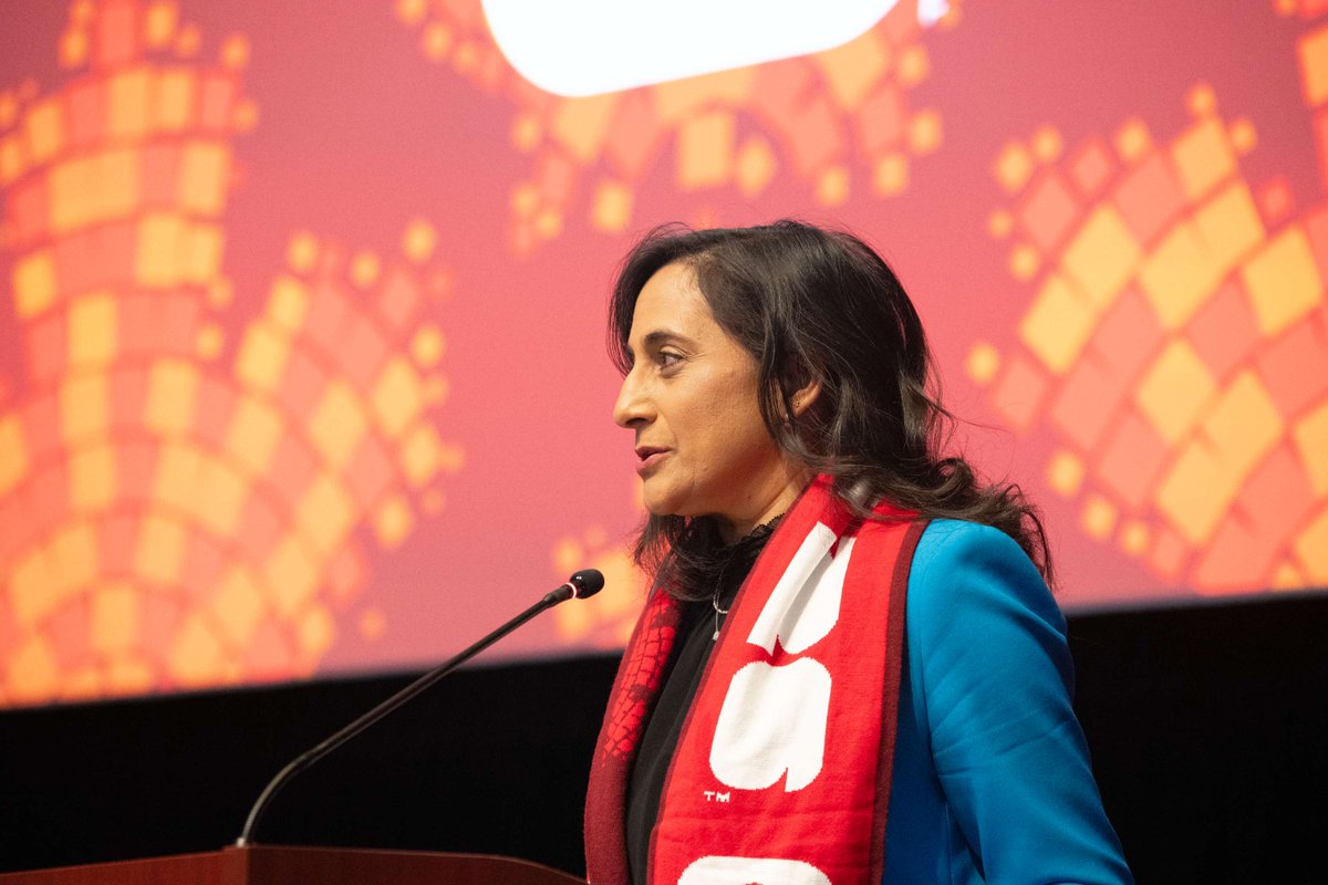 CanadaPE's tweet photo. Auj., la min. Anand a livré une allocution à un atelier sur la Coupe du Monde de la FIFA 26™ à Ottawa. Avec ses partenaires nord-américains, le Canada travaille à offrir un tournoi de classe mondiale axé sur la sécurité, l'inclusion et l'excellence, sur le terrain comme ailleurs https://t.co/qxKVuSaRuY