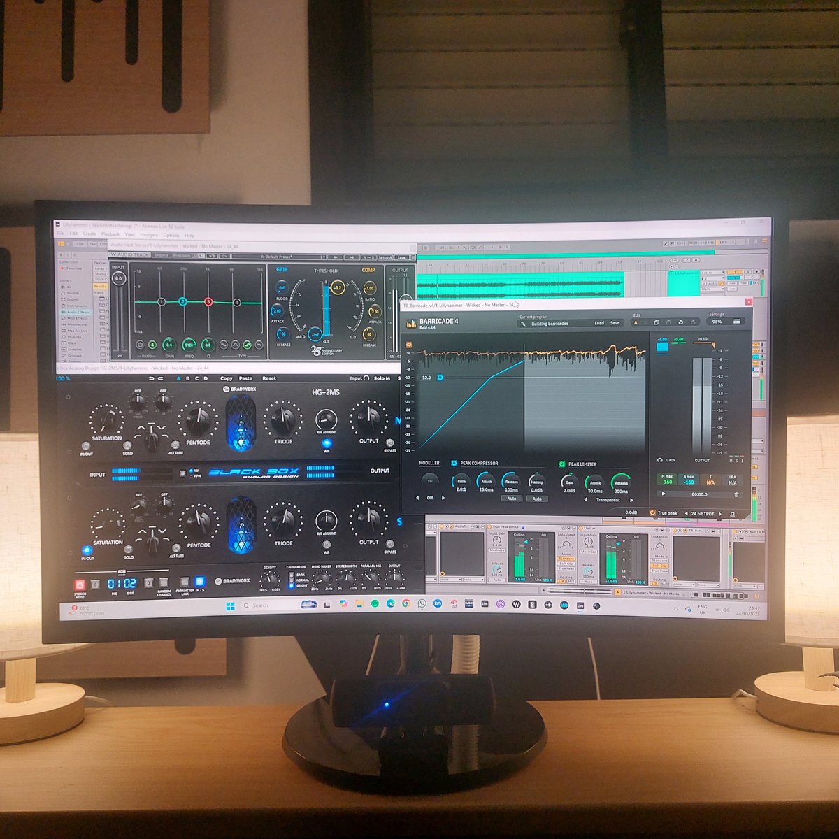 moses_michael_m's tweet image. Mastering session through the night 🌙 

#mastering #metalmusic #musicproduction