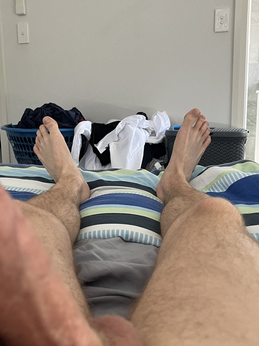 Aussie Boy Feet tweet media