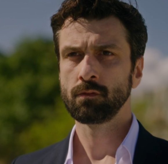 Şerif görmüş sizi ha burDA ben gördüm yolDA koçari deyyusunun ellerinin avuçlarinin içinde senin suratin xhxnxnxnxnxnxnn

#taşacakbudeniz