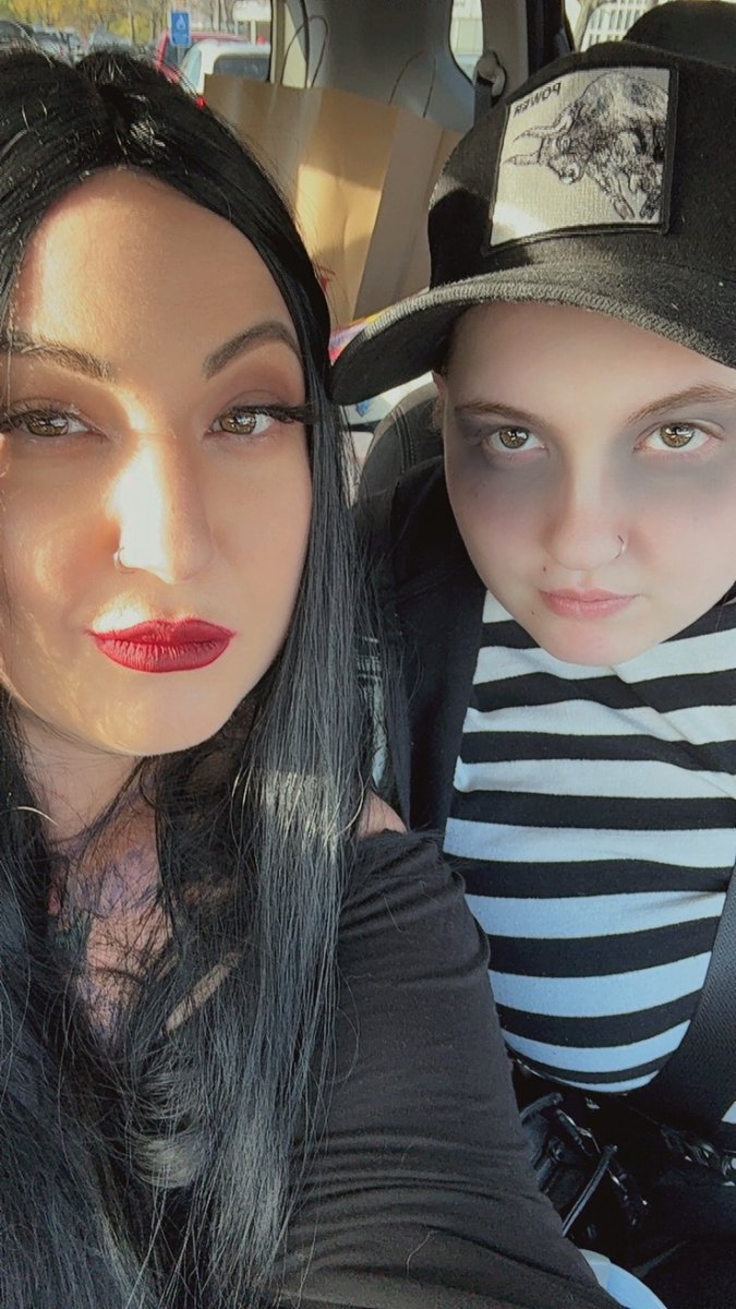 scream_it's tweet image. We understood the Halloween costume theme assignment