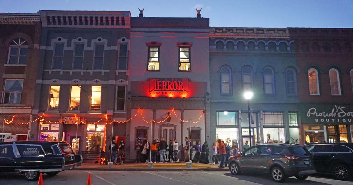 HauntedIllinois.com tweet media