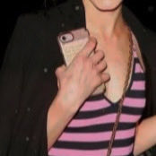 jancymypotatoes's tweet image. remember when charlie wrote a poem that natalia loved and she kept it in her phone case 🥹