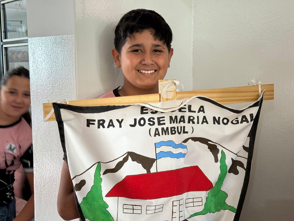 juliobanuelosok's tweet photo. 🌱📖 Cada aula, maestro y estudiante de la Escuela Fray José María Nogal es parte de una historia que sigue escribiéndose con compromiso y esfuerzo.

Mi reconocimiento a quienes mantienen viva su esencia y apuestan al futuro desde la educación. 💪 #150Años #Ambul #Traslasierra ⛰️ https://t.co/ZGGNLZ3AOf