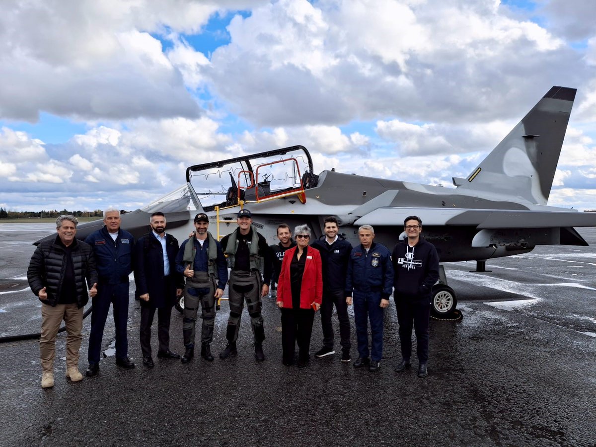 LDO_Aeronautics's tweet photo. On October 22, #Leonardo was honoured to present the #M346 #Block20 Integrated Training System (#ITS) in #Ottawa, as part of the aircraft’s demonstration tour in North America and as a proven, low-risk and future-ready solution for Canada’s Future Fighter Lead-In Training (#FFLIT) program.
The event took place with the participation of Italian institutional representatives, highlighting the strong collaboration between #Italy and #Canada in the aerospace and defence domains. During the presentation, Tommaso Pani, SVP Marketing & Sales, #LeonardoAeronautics, highlighted the M-346 ITS’s proven capabilities, emphasising Leonardo’s commitment to delivering a scalable, total training ecosystem with advanced Live Virtual, Constructive (#LVC) capabilities, AI-powered adaptive training, preparing future fighter pilots for complex operational scenarios and 5th generation platforms.