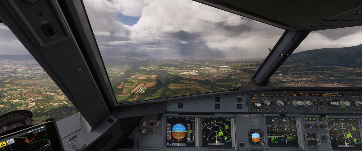 Fatcat742's tweet image. Toujours aussi magnifique l&apos;approche de Quito 
#MFS2024